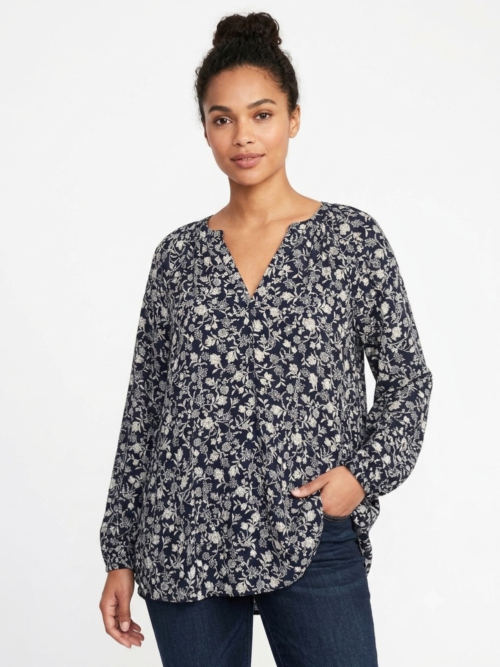 Old Navy NWOT Black Floral V-Neck Long Sleeve Top Cottony No Stretch